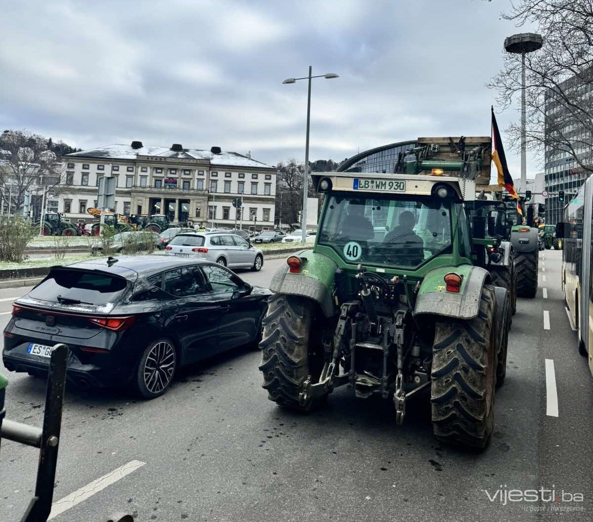 Poljoprivrednici parališu saobraćaj, kilometarske kolone u Njemačkoj 