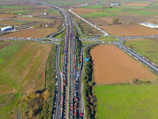 Poljoprivrednici u Grčkoj blokirali ceste, šire se demonstracije