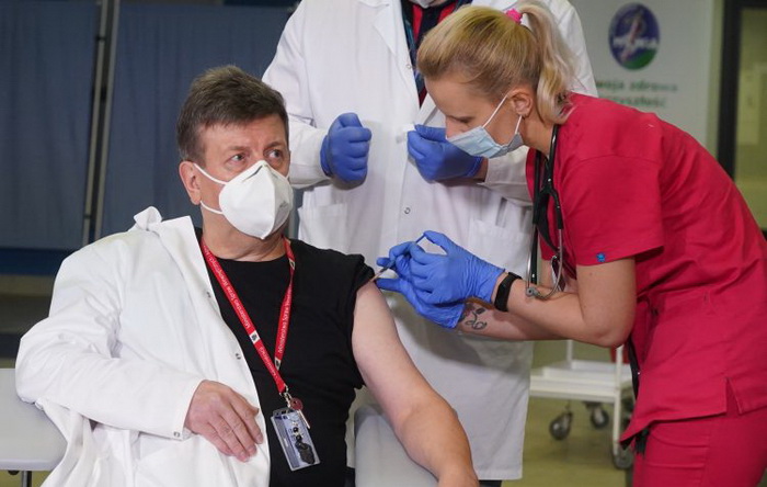 Poljska: Bolnice zaustavile vakcinaciju