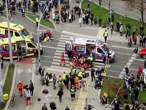 Poljska: Muškarac automobilom pregazio 17 pješaka i pobjegao