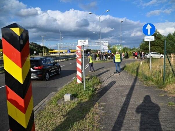 Poljska od ponoći uvodi kontrole na granici sa Njemačkom