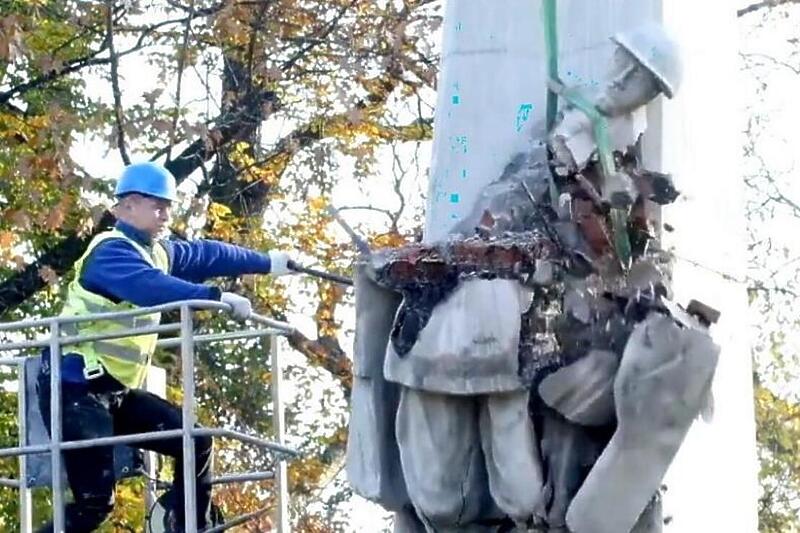Poljska uništila spomenike iz sovjetske ere