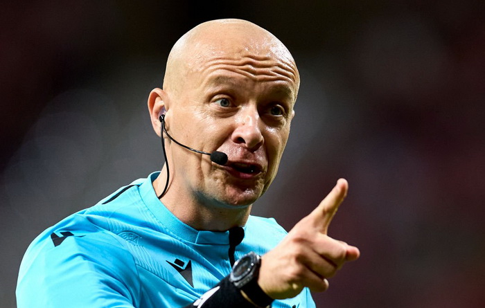 Poljski arbitar dijeli pravdu na utakmici BiH - Crna Gora