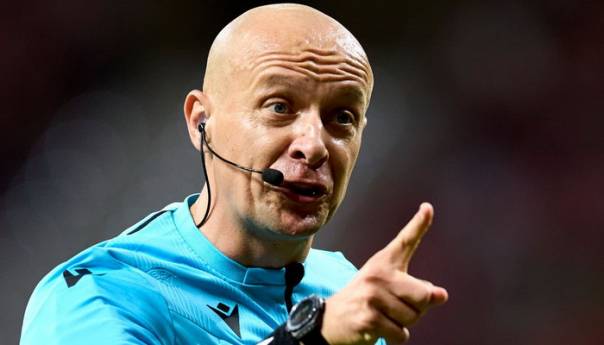 Poljski arbitar dijeli pravdu na utakmici BiH - Crna Gora
