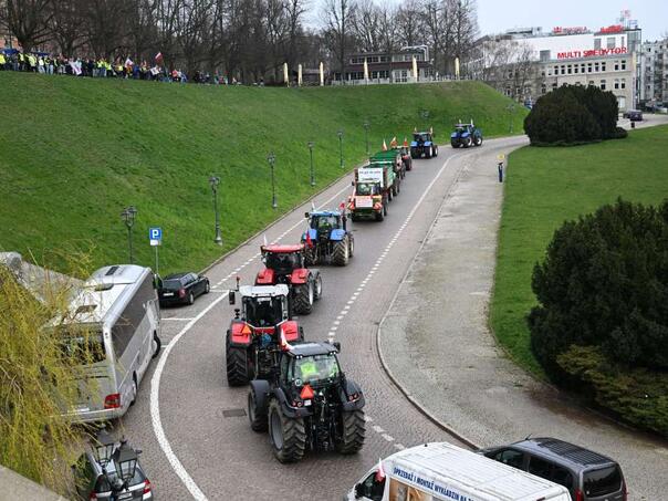 Poljski farmeri blokirali puteve širom zemlje