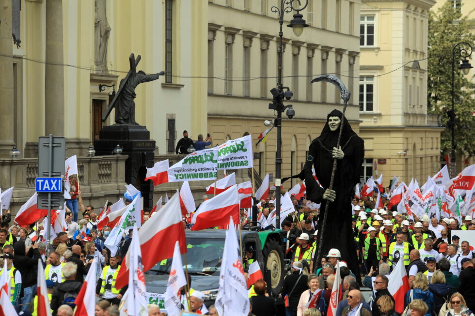 Poljski poljoprivrednici u protestu: 'Neka Brisel jede crve...'