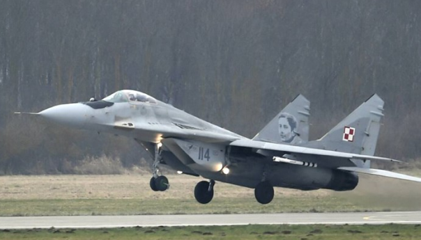 Poljski premijer najavio da će Ukrajini poslati MIG-ove