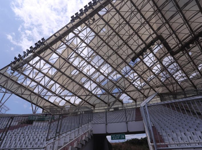 Poljud se raspada: Srušio se dio krova, stadion hitno zatvoren