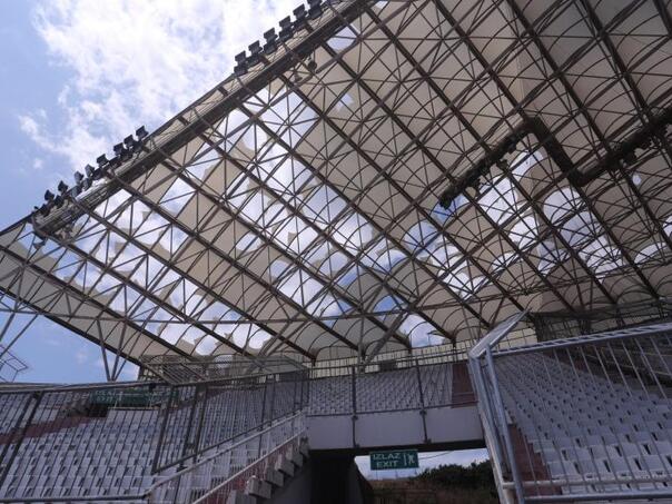 Poljud se raspada: Srušio se dio krova, stadion hitno zatvoren