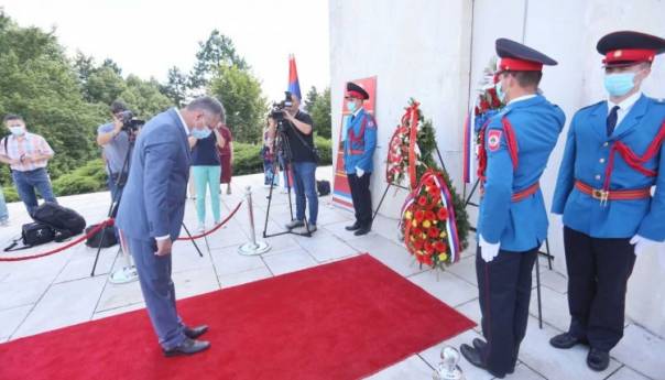 Položeni vijenci u Banjoj Luci povodom Dana ustanka naroda BiH protiv fašizma