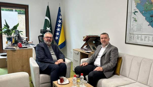 Pomoć Islamske zajednice u BiH poplavljenim područjima u Krajini