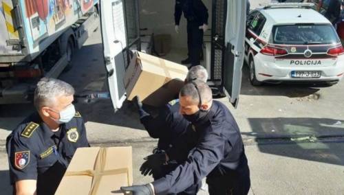 Pomoć sarajevskih policajaca građanima starijim od 65 godina