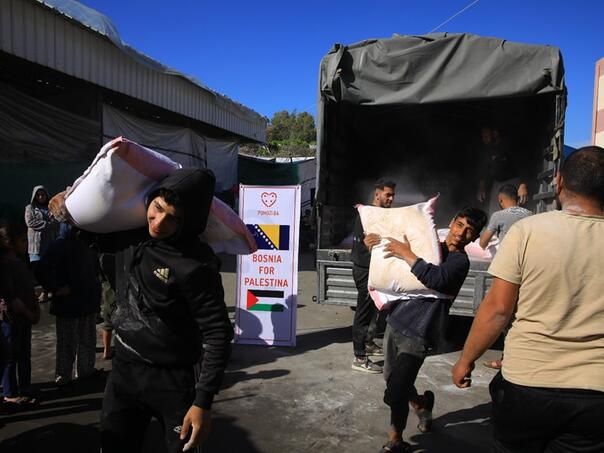 Pomozi.ba: Kamioni iz Egipta stigli u ratnu zonu