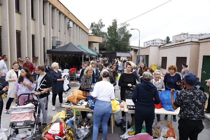 Pomozi.ba organizovao humanitarni bazar u Sarajevu