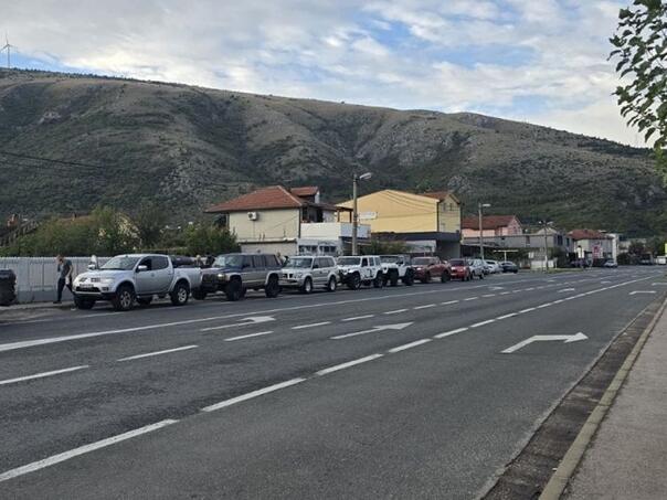 Humanitarni konvoji Pomozi.ba polako pristižu u poplavljena područja