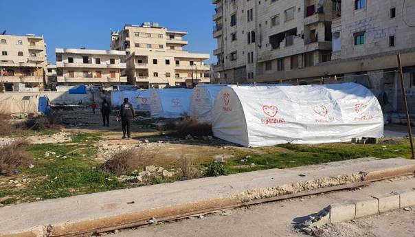 Pomozi.ba: Postavljeni šatori u Siriji