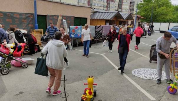Pomozi.ba sutra organizuje humanitarni bazar: Prikupimo sredstva za pomoć siromašnima
