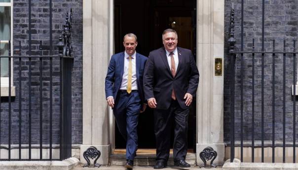 Pompeo čestitao Britaniji na izbacivanju Huaweija iz telekomunikacjske mreže