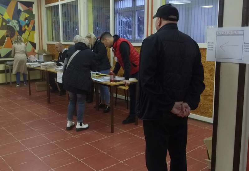 Ponovno brojanje glasova s brojnih birališta, potvrđen slučaj krađe