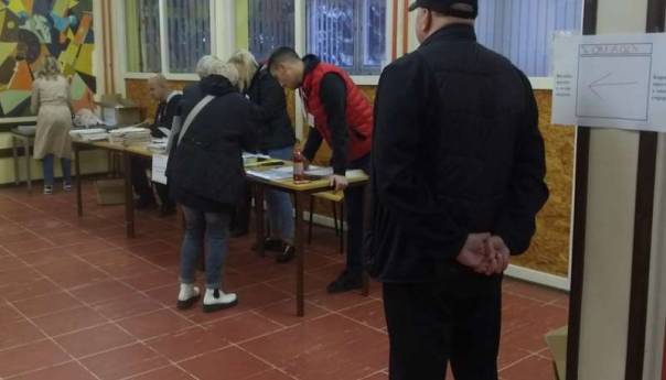 Ponovno brojanje glasova s brojnih birališta, potvrđen slučaj krađe