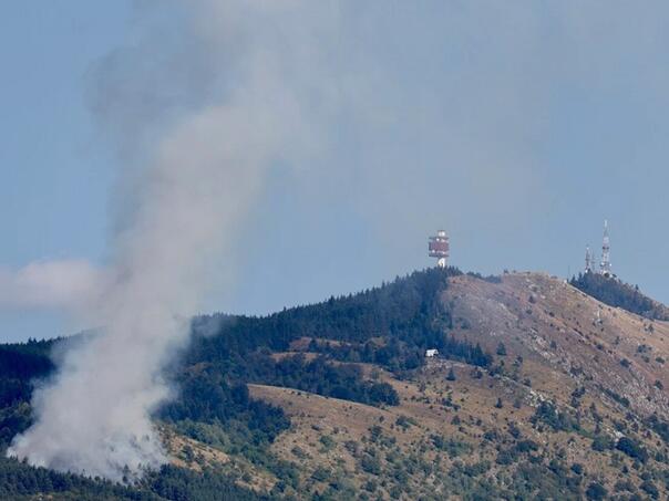Ponovo gori na Trebeviću, gase ga vatrogasci Lukavice i Pala