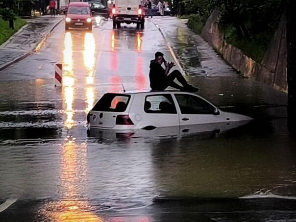 Ponovo haos: Poplavio podvožnjak u Buća Potoku