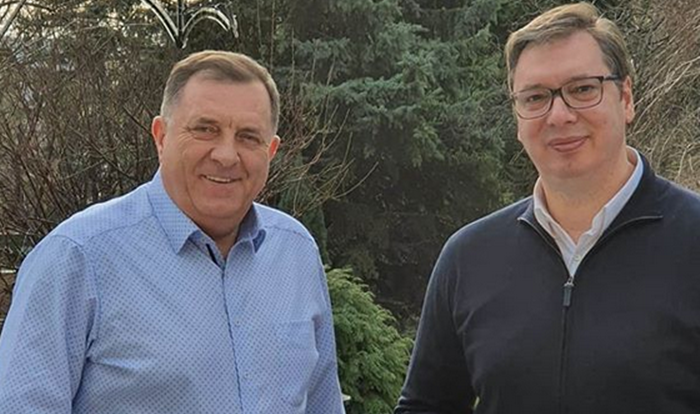 Ponovo se sastali: Vučić i Dodik u nedeljnoj šetnji