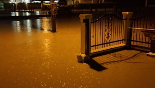 Poplava u banjalučkom naselju: Ugroženo 100 domaćinstava, 20 odsječeno