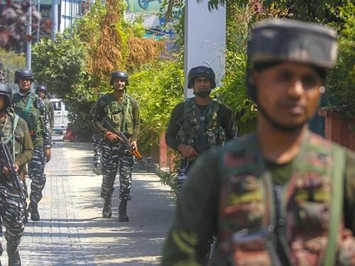 Poplave na Himalajima, nestalo više od 20 vojnika