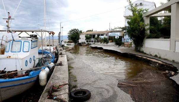 Poplave na Kreti, najmanje jedna osoba poginula, dvije nestale