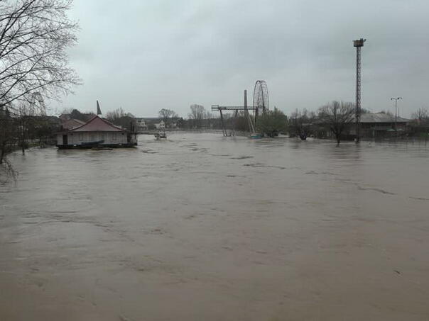 Poplave na području Srebrenika, aktivirano nekoliko novih klizišta
