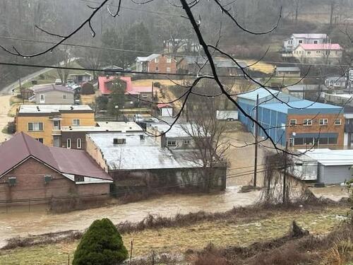 Poplave pogodile jugoistok SAD, guverner Kentuckyja proglasio vanredno stanje