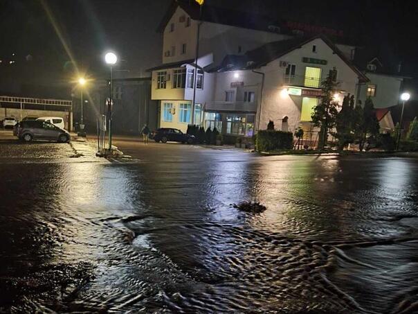Poplave u Bugojnu: Rijeka se izlila iz korita i prijeti kućama
