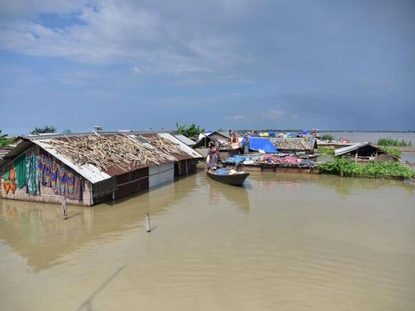 Poplave u Indiji izmiču kontroli, sve je više poginulih