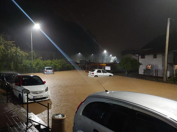 Poplave u Laktašima: Voda u Gradskoj upravi, Domu zdravlja i domaćinstvima