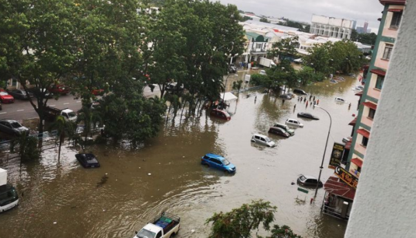 Poplave u Maleziji, desetine hiljada evakuisano