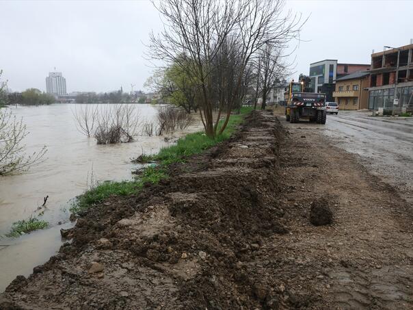 Poplavljeni brojni objekti i poljoprivredna zemljišta širom BiH