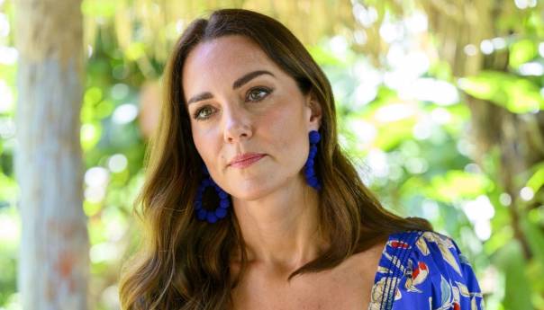 Popularne sandale koje vojvotkinja nikad ne nosi u blizini kraljice Elizabete II