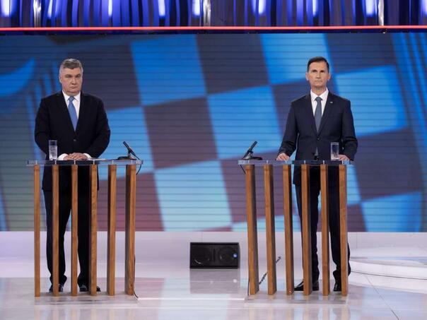 'Populist' Milanović sigurno pobjeđuje 'naučnika' Primorca