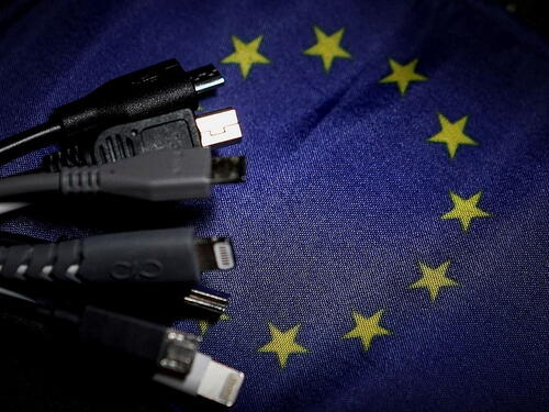 Popustio i Apple: EU od danas uvodi univerzalni punjač