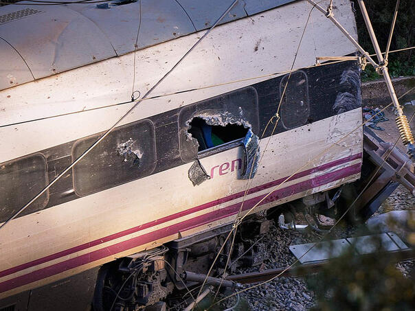 Porastao broj žrtava željezničke nesreće u Španiji, mnogo nestalih