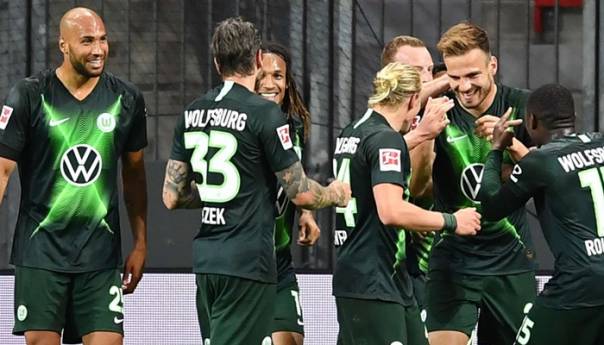 Poraz Bayera od Wolfsburga, spektakularan remi u Frankfurtu