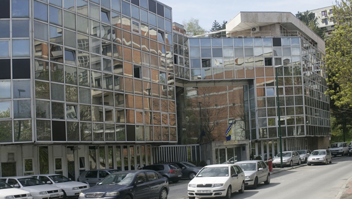 Porezna uprava FBiH obustavila i zabranila fizički kontakt i rad sa strankama