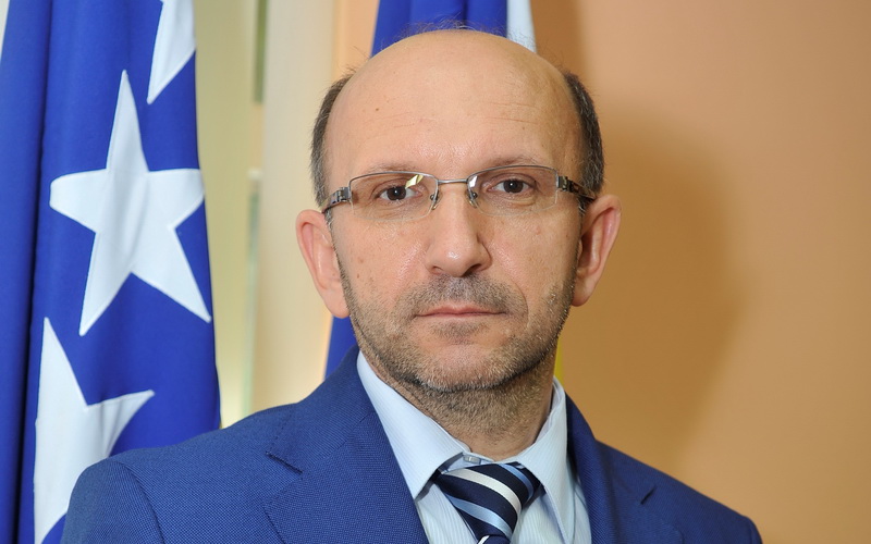 Porezna uprava FBiH svim medijima želi sretnu Novu godinu