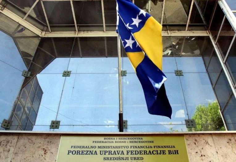 Porezna uprava "pretresla" sve kantone: Neprijavljeni radnici, zapečaćeni objekti...