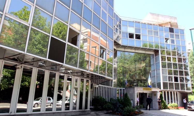 Porezni obveznici FBiH u periodu januar - maj uplatili 2.056.791.380 KM