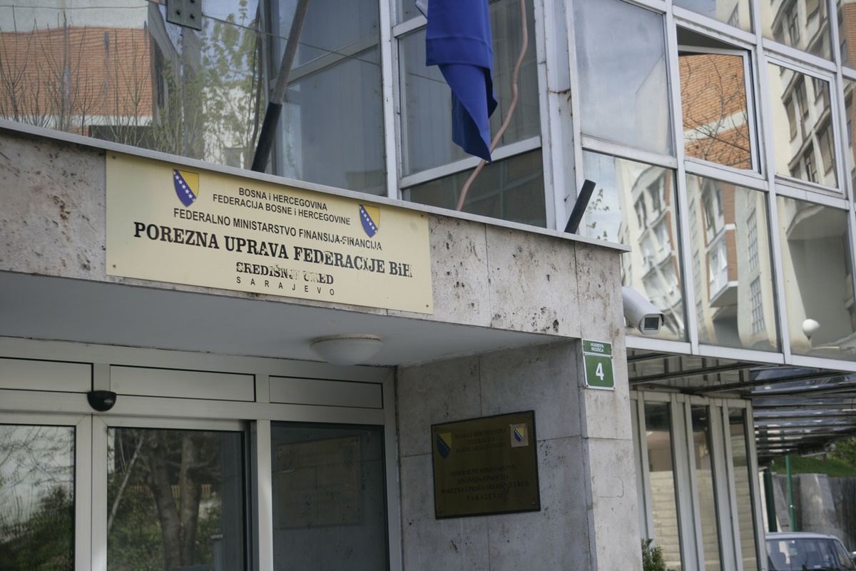 Porezni obveznici u Federaciji uplatili preko sedam milijardi KM javnih prihoda