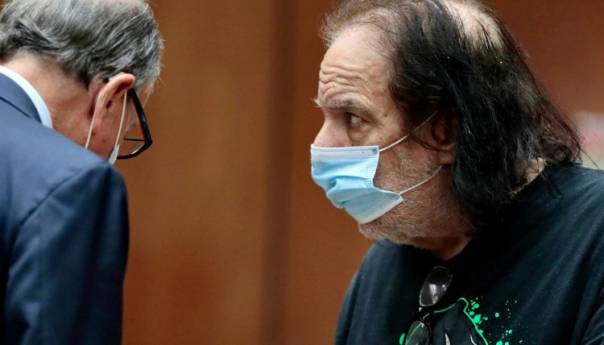 Porno zvijezda Ron Jeremy optužen u Los Angelesu po više od 30 optužbi