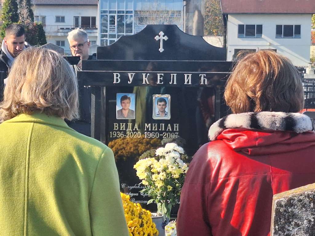 Porodica i prijatelji odali pomen povodom 18 godina od neriješenog ubistva Milana Vukelića