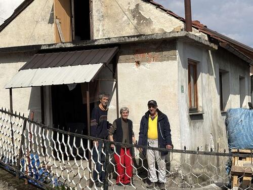 Porodica iz Bihaća traži pomoć nadležnih, trošna kuća ugrožava njihovo zdravlje